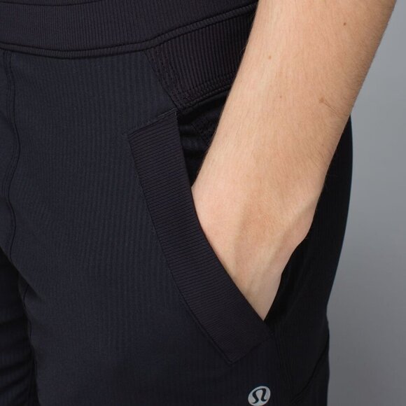 Lululemon Studio Crop- Black Athletic Joggers- Size 2 - Picture 6 of 15